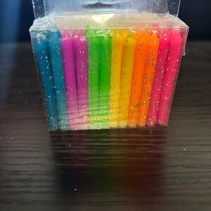 NEON COLORED BIRTHDAY CANDLES 24 PACK X 8